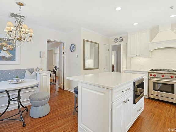 4th image of 103 River Road