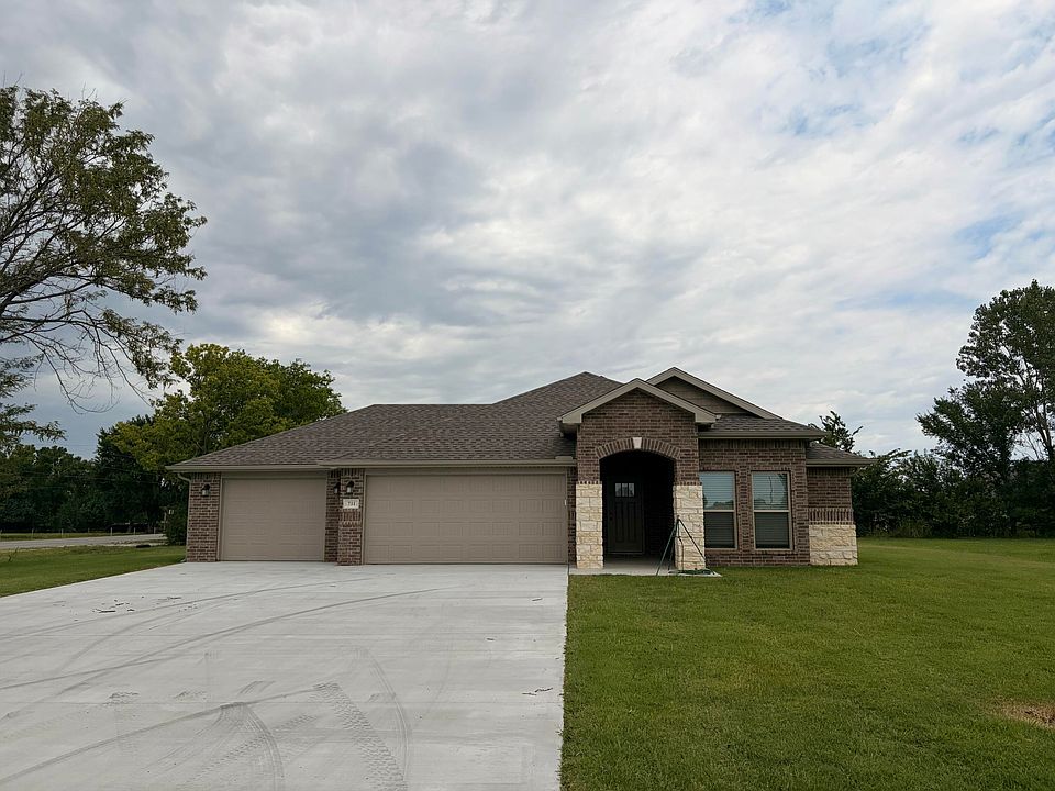 1st image of 711 Prairie Lane