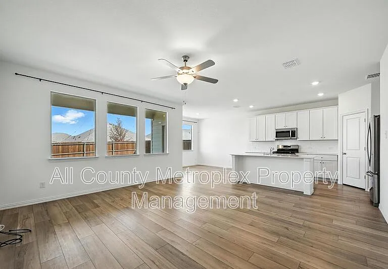 3008 Chinkapin Ln — Photo 8