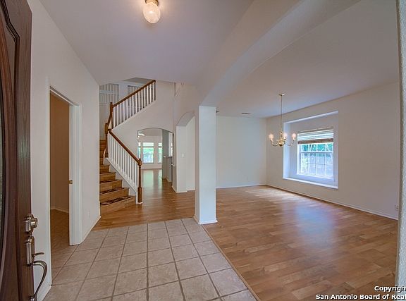 4th image of 460 W Broadview Dr