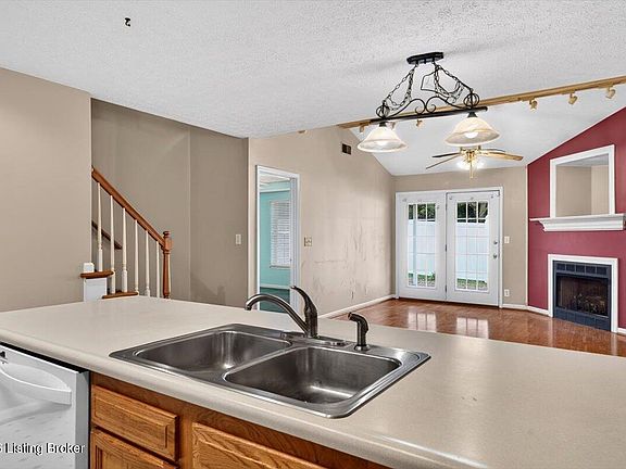 5th image of 12373 Springmeadow Dr