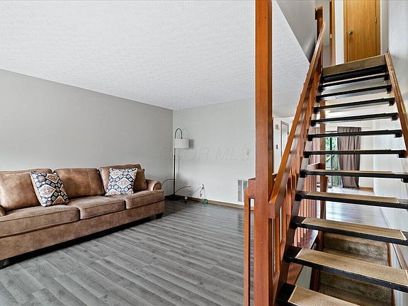 4th image of 921 Noddymill Ln E #35E