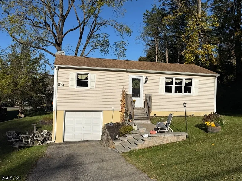 2 bed, 1.0 bath, 760 sqft, $2,700 — Photo 3