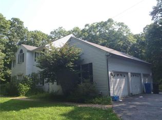 660 Laten Knight Rd, Cranston, RI 02921