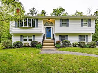 82 Mumford St, Douglas, MA 01516