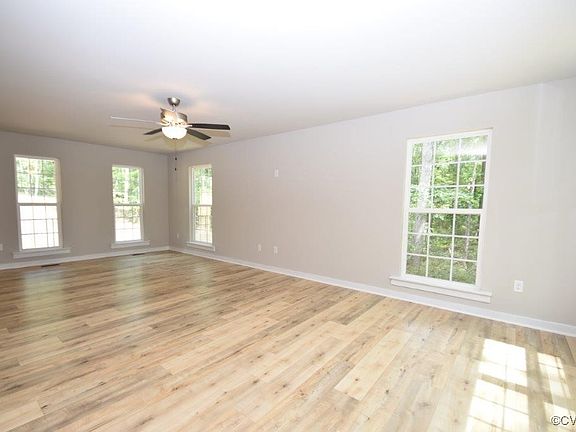 5th image of 5025 Glendale Woods Pkwy