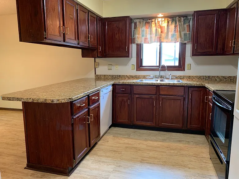 3303 Eddy Ln — Photo 4