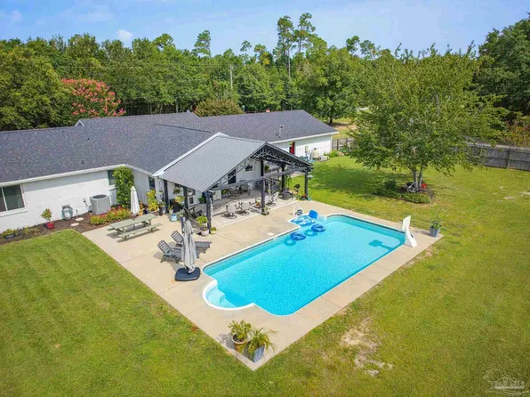 5840 Greenfield St, Pace, FL 32571