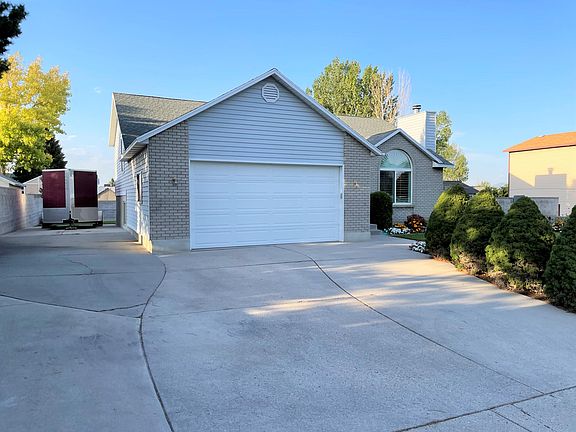 2nd image of 4864 W Edinburgh Ln