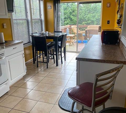 5th image of 1010 Pinnacle Dr