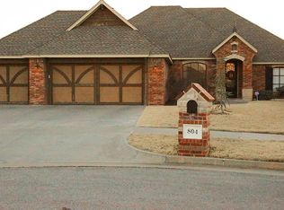804 Brian Ct, Moore, OK 73160