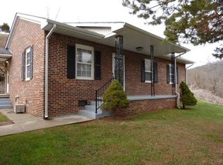 26 Blue Ridge Rd, Chapmanville, WV 25508