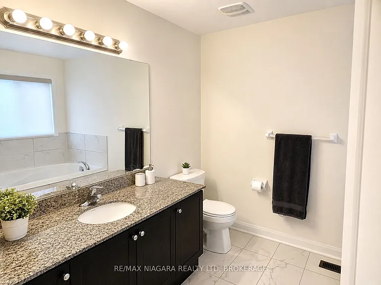 29 Oriole Cres — Photo 20