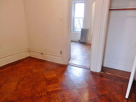 4th image of 811 Lincoln Pl #4