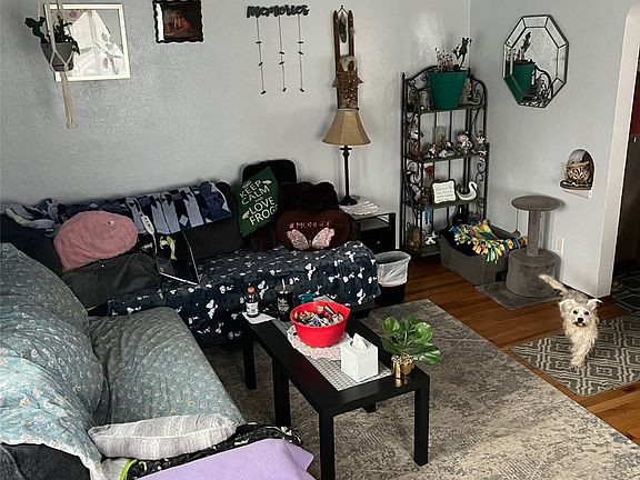 2nd image of 218 E Heroy Avenue