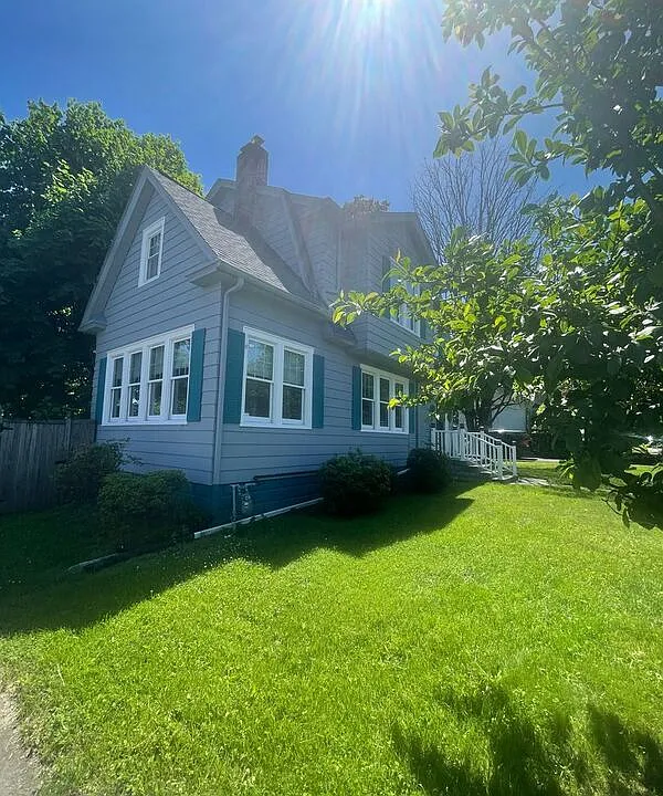 528 Lindbergh Ave