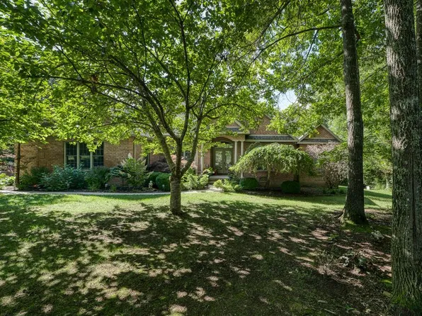187 Flamingo Dr, Crossville, TN 38555