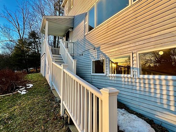 2nd image of 4 Courtly Cir