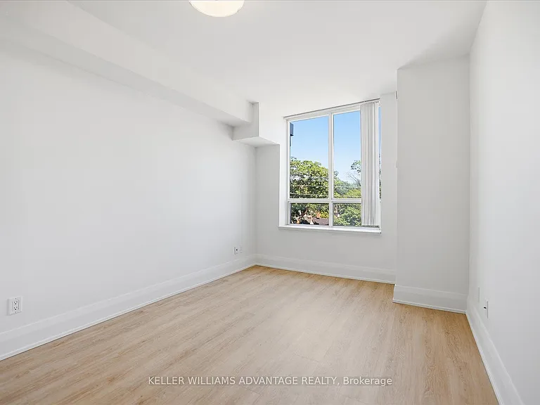 1733 Queen St E #415 — Photo 15