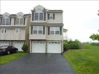 2111 Rockledge Ct, Wappingers Falls, NY, 12590