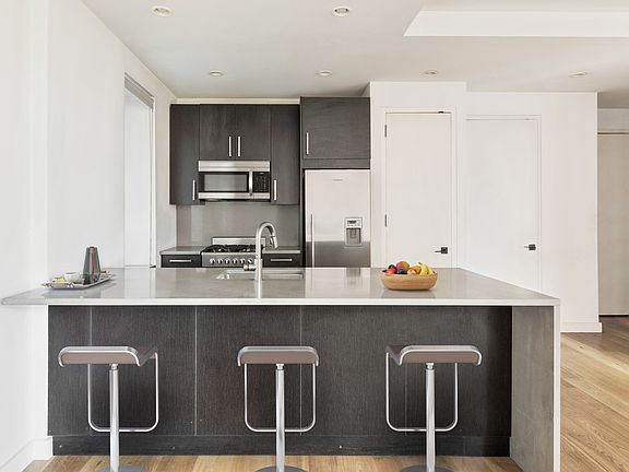 2nd image of 180 Nassau St APT 8C