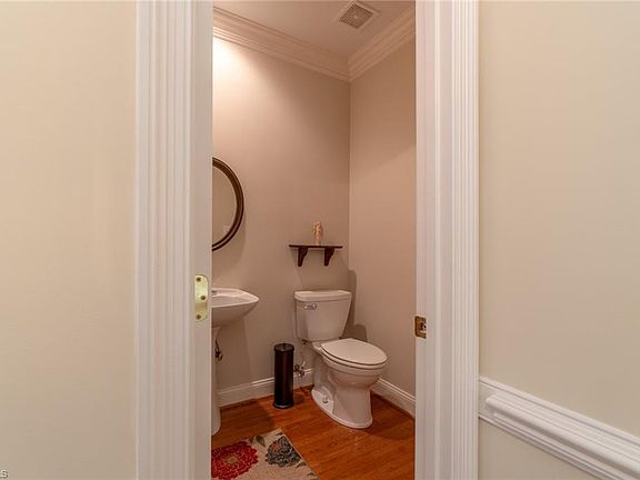 5th image of 11 Park Village Ln