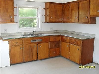 3rd image of 4725 Dunsmore Ave