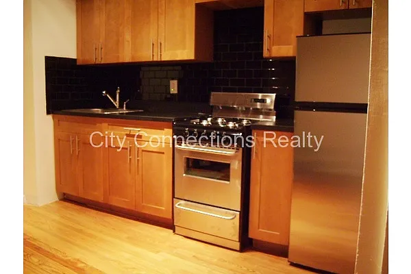 Rented by City Connections Realty | media 10