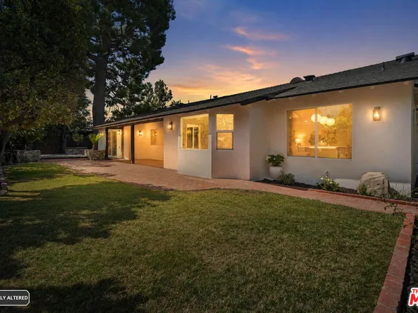 1920 N Altadena Dr