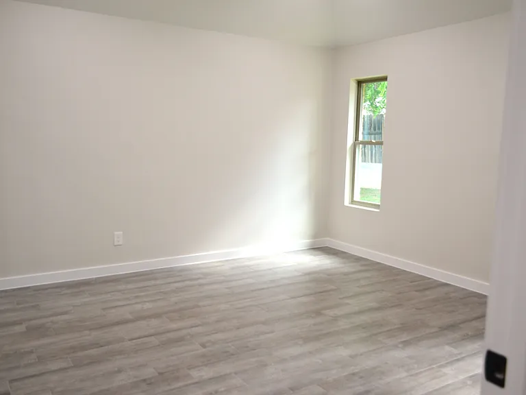 8831 Liberty Loop — Photo 5