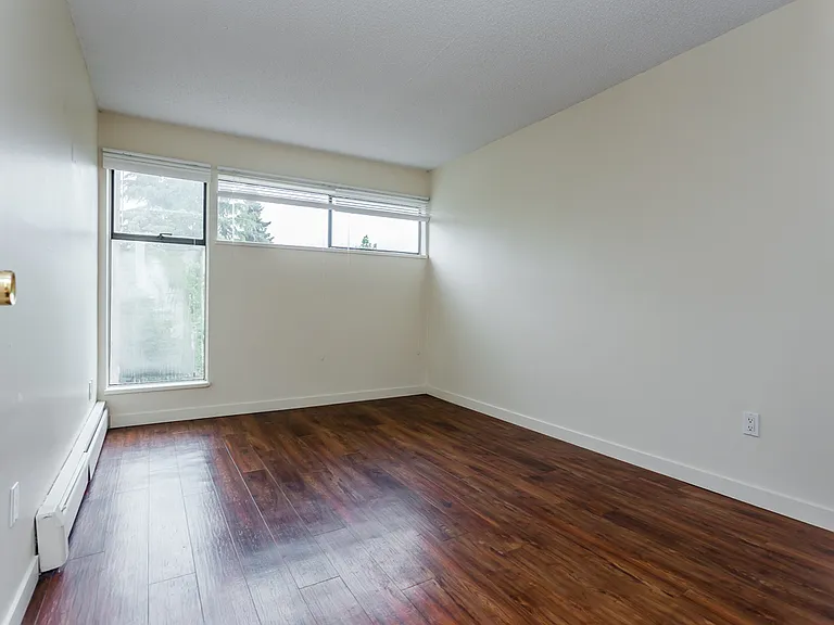 2328 Cambridge St — Photo 7