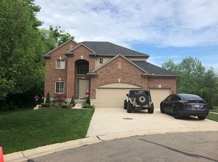 4308 Hawks Nest Rd, Shelby Township, MI 48317
