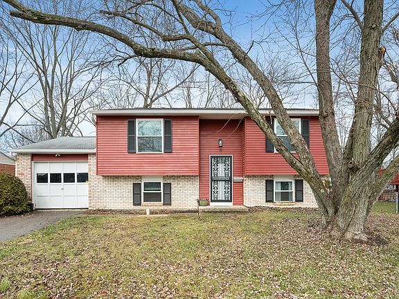 2nd image of 8 Woodmont Ct