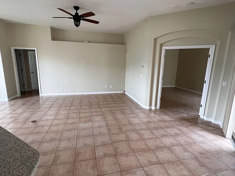 200 Ocean Ridge Dr — Photo 2