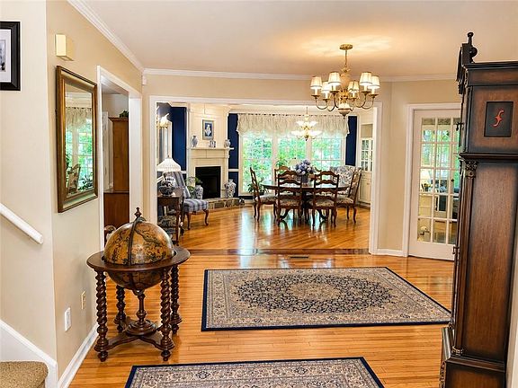 5th image of 3078 Chapel Hill Rd