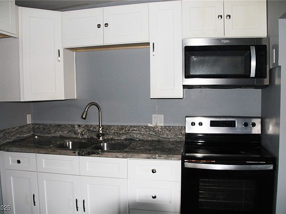 4th image of 2208 Wengert Ave