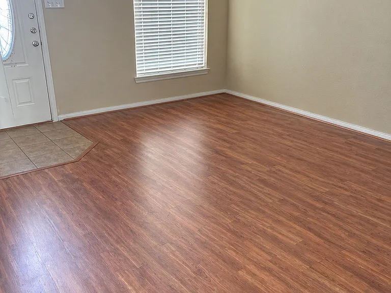 6704 Griffith Loop — Photo 3