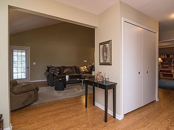 5th image of 558 Galen Cir