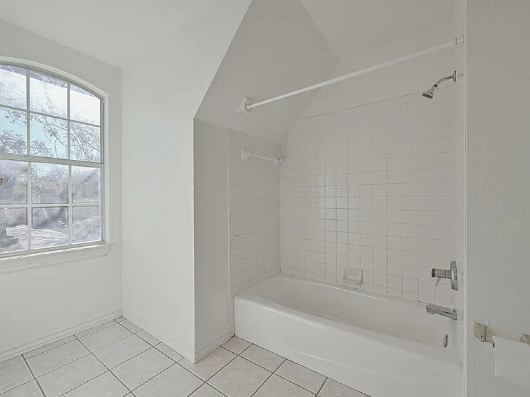 3929 Devon Dr — Photo 32