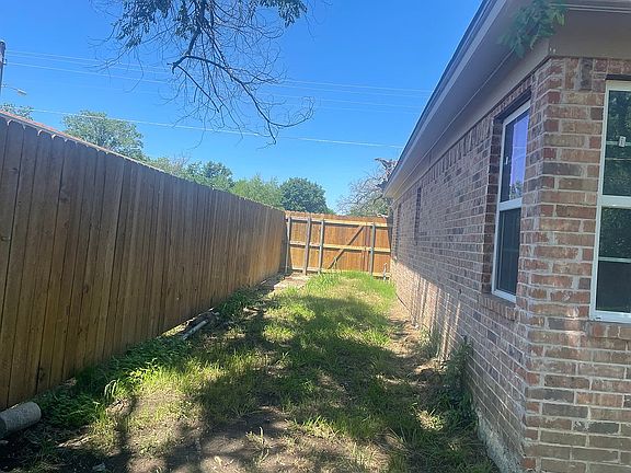 3rd image of 3770 Denton Hwy