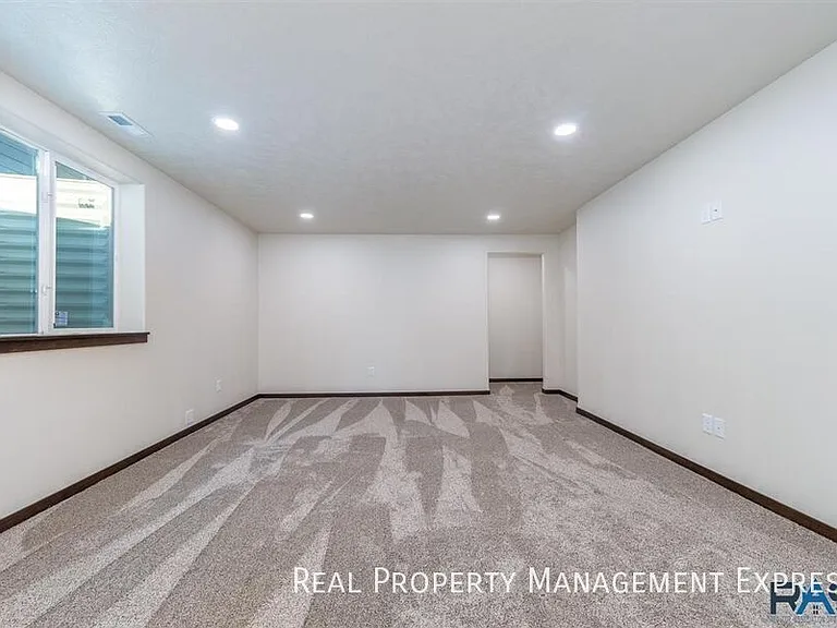 5316 S Eastwind Ave — Photo 20