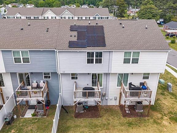 5th image of 15 Clara Ct