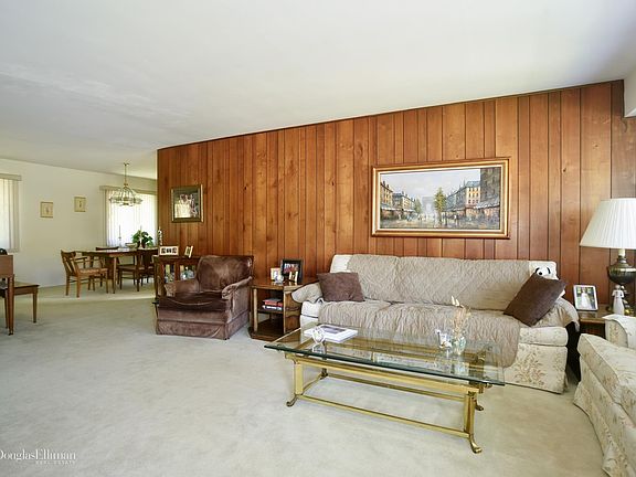 4th image of 27 Beaumont Dr