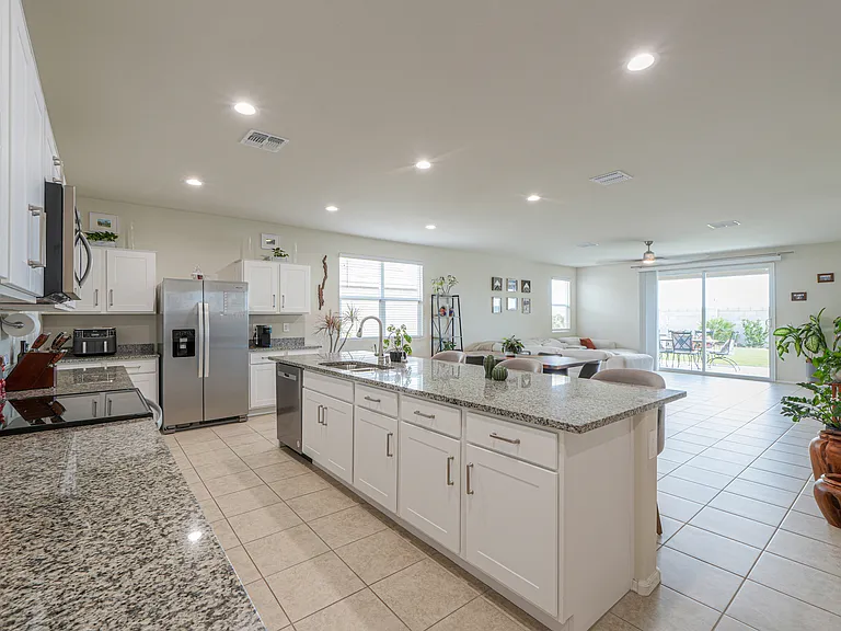36065 W San Sisto Ave — Photo 19