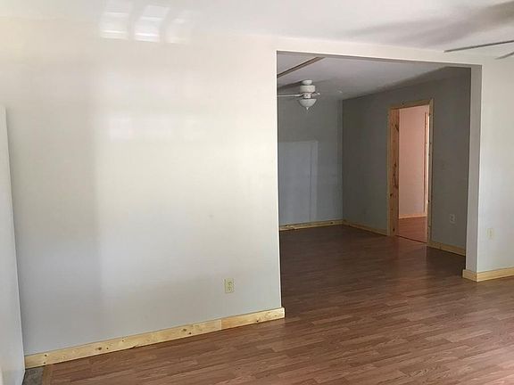 3rd image of 405 Legally St