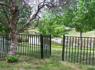 9424 Penny Ln, Irving, TX 75063