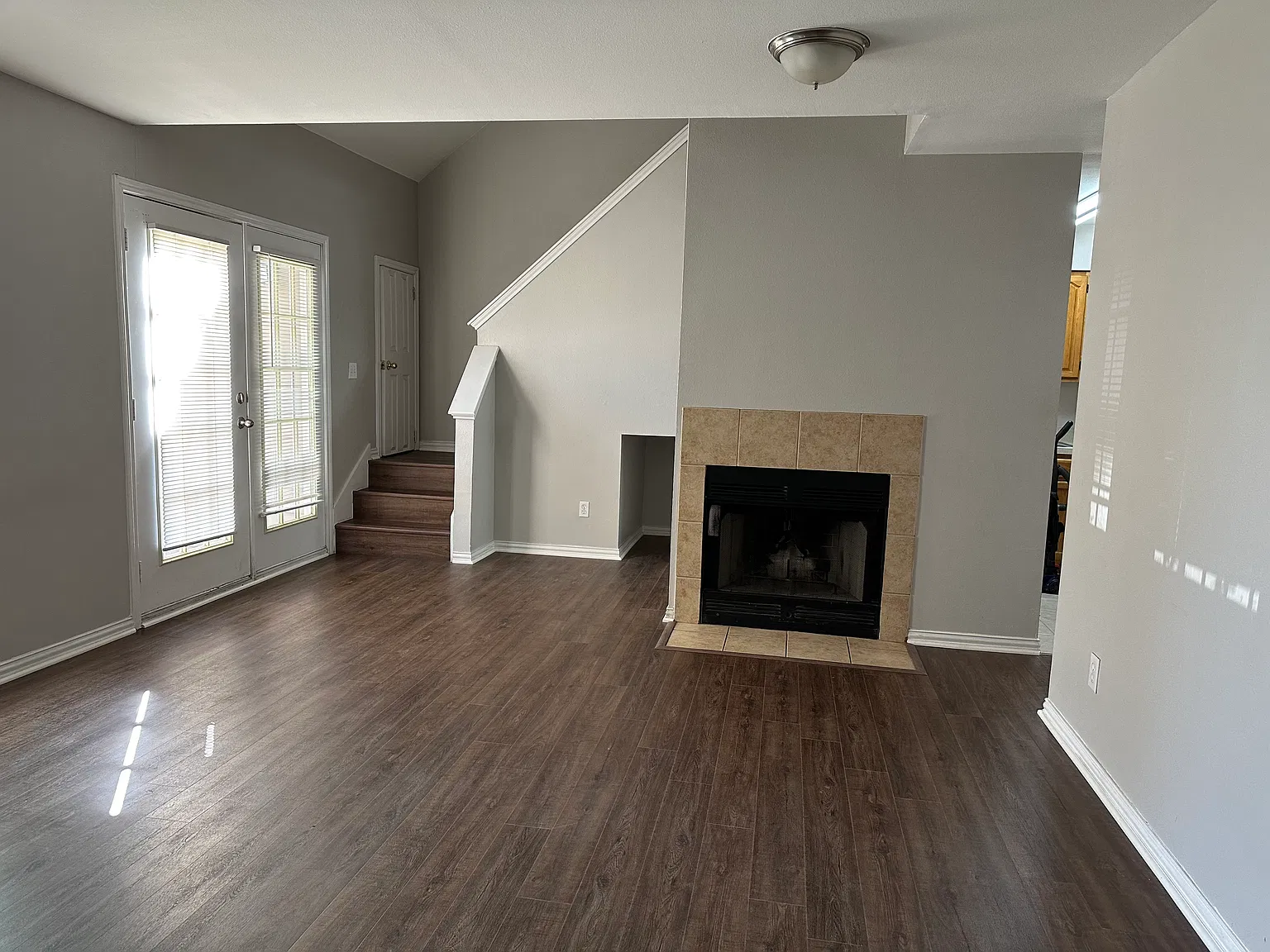 9817 Walnut St — Photo 2