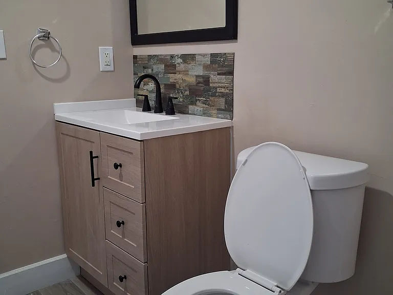 17-19 Mahl Ave #3 — Photo 9