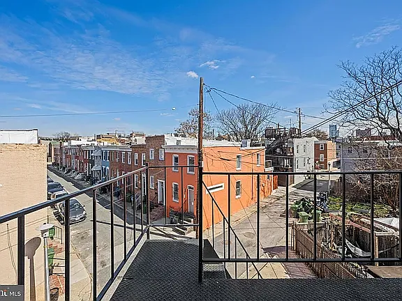 1028 W Cross St — Photo 19