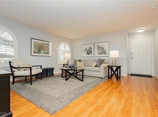 9325 W Desert Inn Rd APT 127, Las Vegas, NV 89117